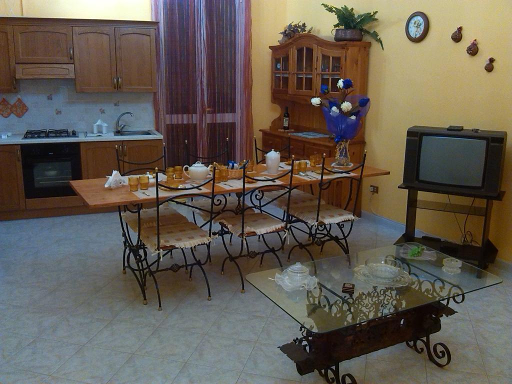 Happy House Wifi Free Bici Free Apartment Avola Exterior photo